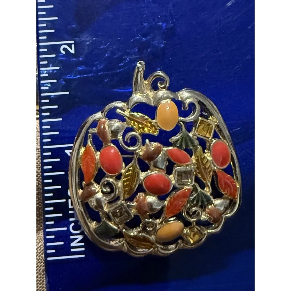 Pumpkin Halloween Brooch October Fall Pin enamel Gold Tone Signed OTC